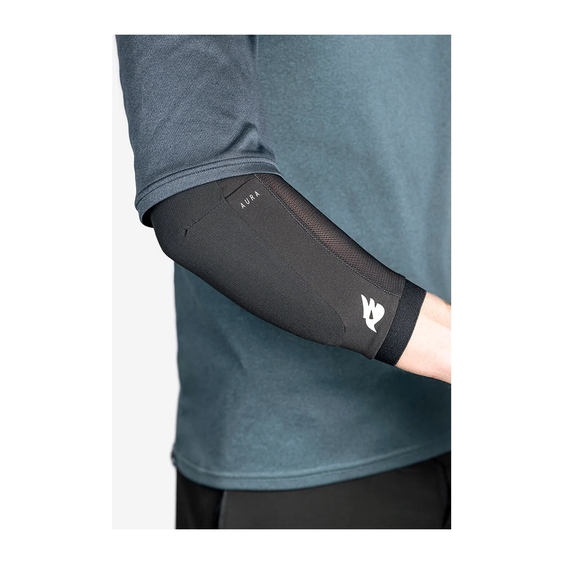 Bluegrass Aura Elbow Black — 1