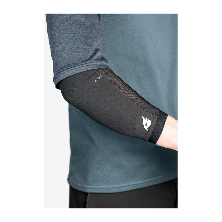 Bluegrass Aura Elbow Black