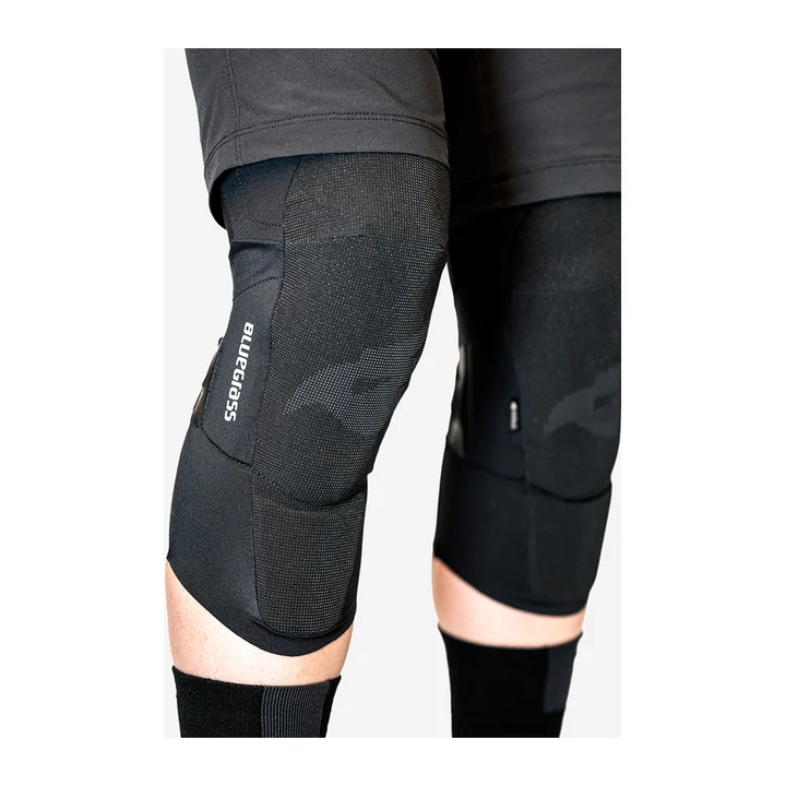 Bluegrass Aura Core Knee Black
