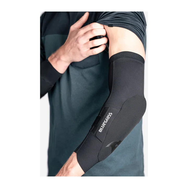 Bluegrass Aura Core Elbow Black
