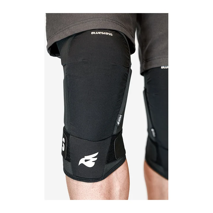 Bluegrass 3Straps Knee Black — 3